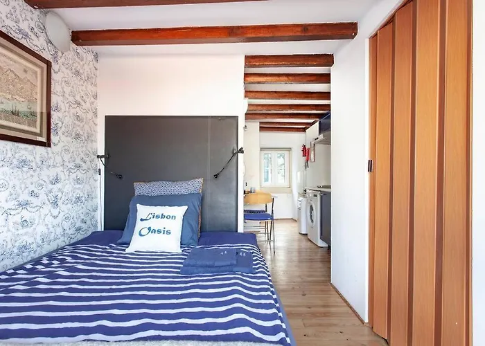 Mouraria 2 - View From French Balcony & Smart Check-in *