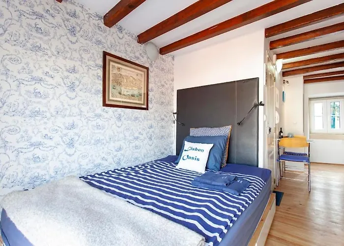 Mouraria 2 - View From French Balcony & Smart Check-in * Lisboa