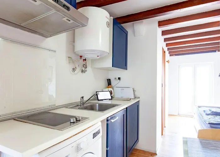 Mouraria 2 - View From French Balcony & Smart Check-in Διαμέρισμα *